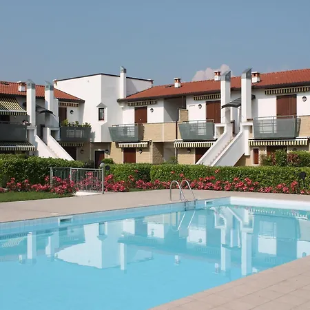Charming With Pool Near Historic Centre Feriehus