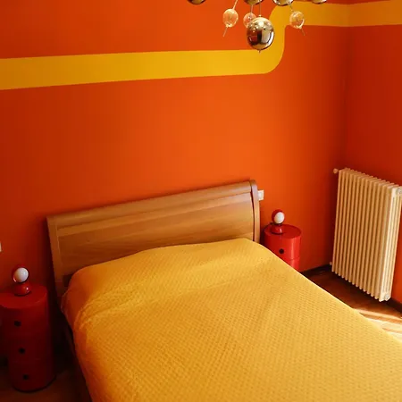Charming With Pool Near Historic Centre Feriehus