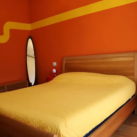 Charming With Pool Near Historic Centre Feriehus